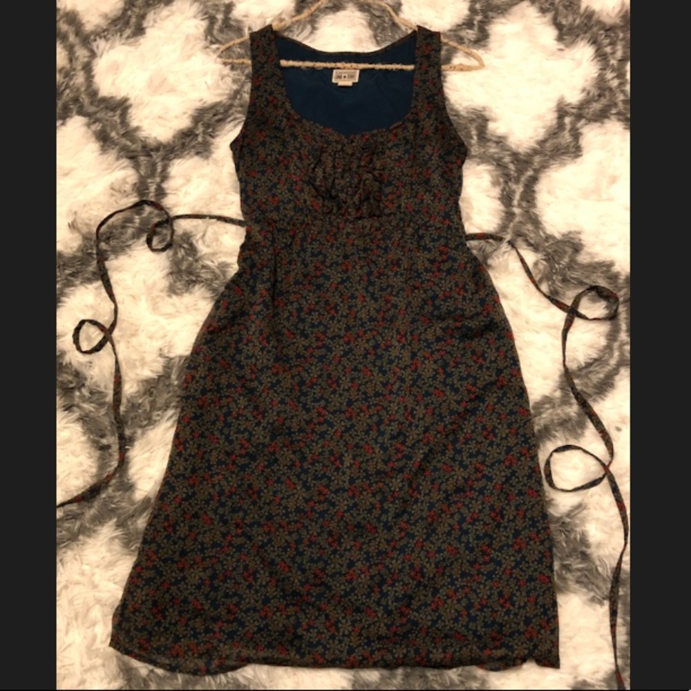 Converse floral dress